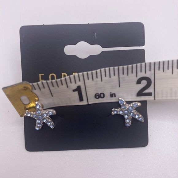 4/$20 Forever 21 Starfish Studs - Picture 2 of 2